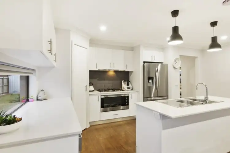 Sixth view of Homely house listing, 19 Swiss Way, Manor Lakes VIC 3024