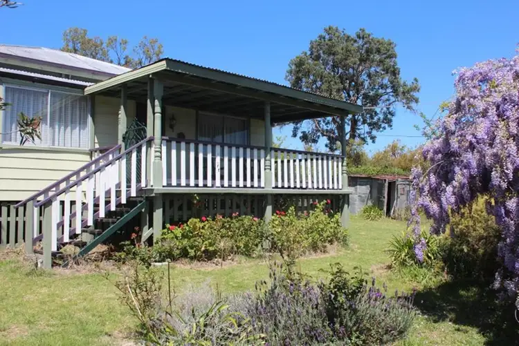 93 Rayleigh Street, Wallangarra QLD 4383
