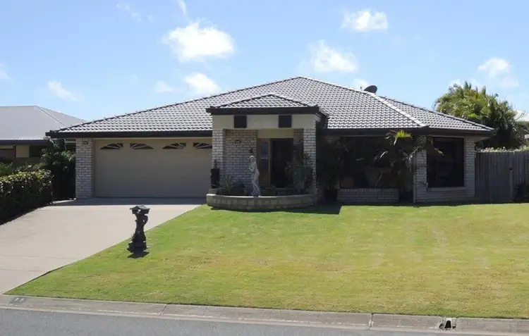 11 Dustwill Street, Eimeo QLD 4740