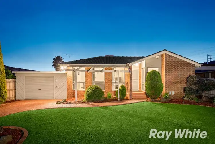 4 Whitfield Court, Mill Park VIC 3082