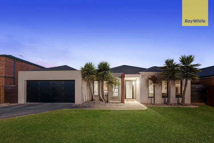 5 Vaucluse Boulevard, Taylors Hill VIC 3037