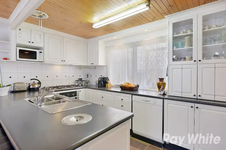 13 Griffiths Road, Upwey VIC 3158