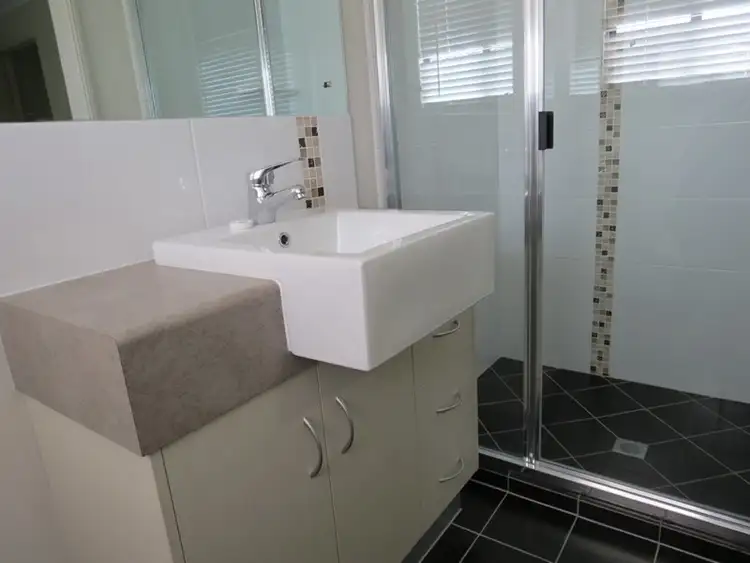 Seventh view of Homely other listing, 1/11 Wright Street, Emerald QLD 4720