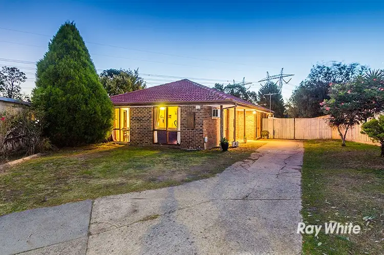4 South Charles Court, Cranbourne VIC 3977