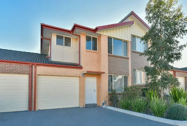 8/221a Waterworth Drive, Mount Annan NSW 2567