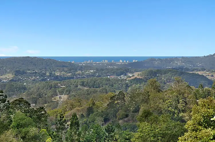 823 Hunchy Road, Hunchy QLD 4555