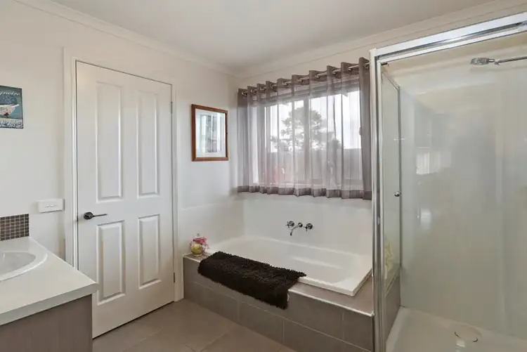 Sixth view of Homely unit listing, 3/13 Pope Street, Bannockburn VIC 3331