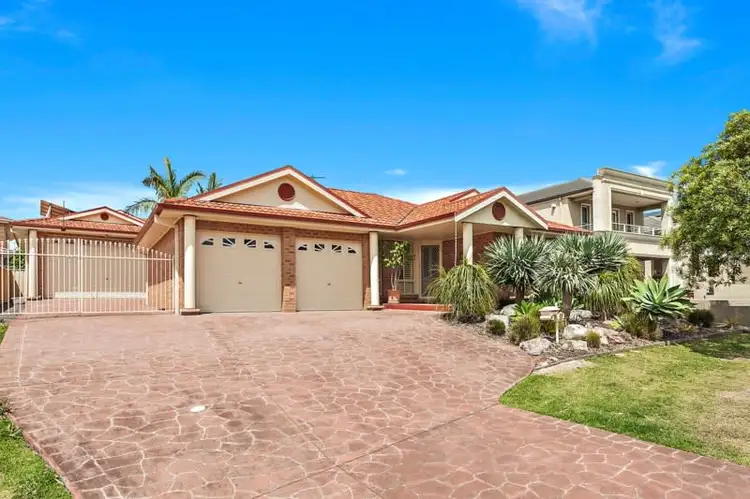 12 Cove Boulevarde, Shell Cove NSW 2529