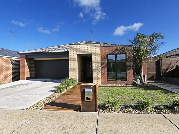 46 Oakwood Crescent, Waurn Ponds VIC 3216