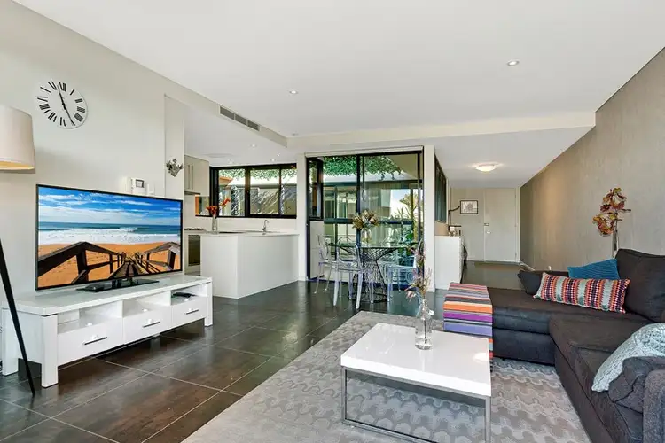 Second view of Homely unit listing, 2/39 Willoughby Road, Crows Nest NSW 2065