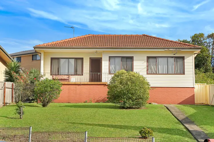 4 Ranchby Avenue, Lake Heights NSW 2502