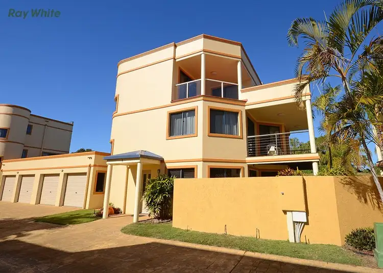 8/33 Elizabeth Street, Urangan QLD 4655