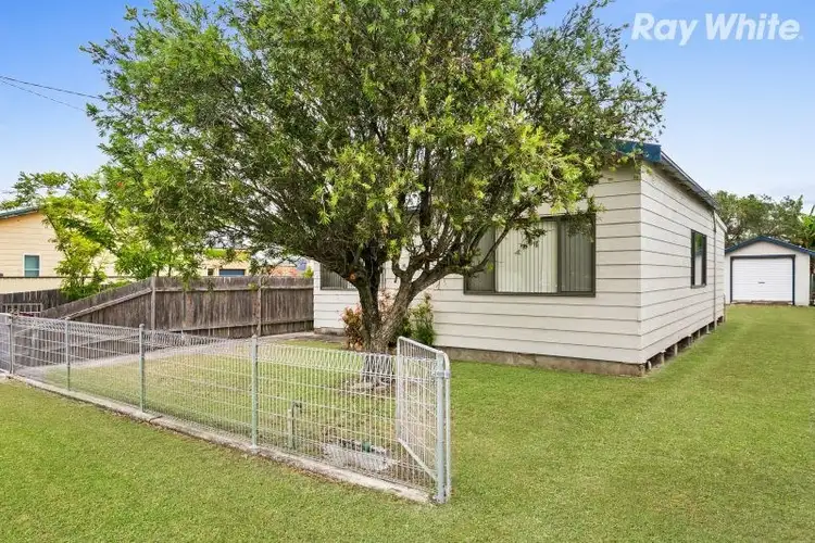 Second view of Homely house listing, 10 Davis Avenue, Davistown NSW 2251