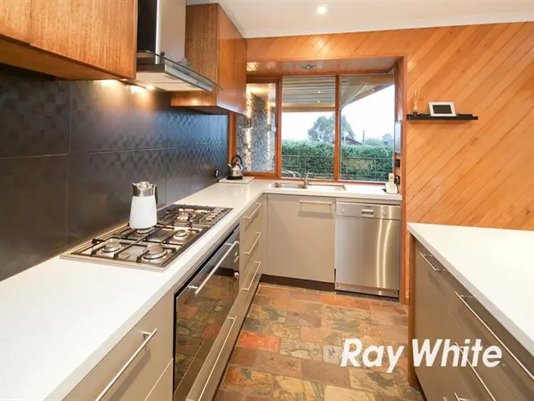 Sixth view of Homely house listing, 2 Airlie Court, Langwarrin VIC 3910