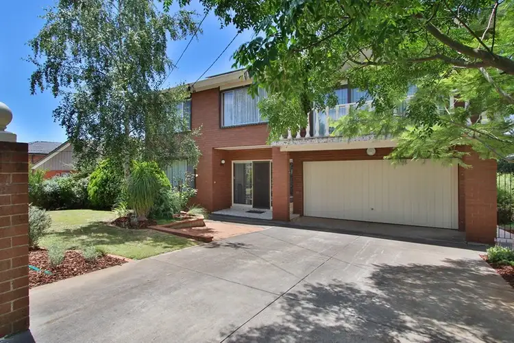 10 Crown Point, Chirnside Park VIC 3116