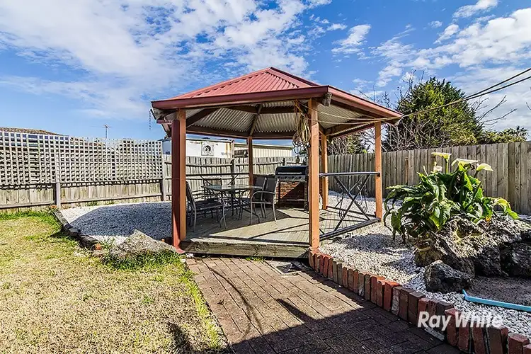 Seventh view of Homely house listing, 17 Jindalee Gardens, Cranbourne West VIC 3977
