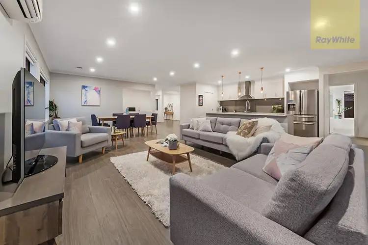 Sixth view of Homely house listing, 18 Baronial Way, Craigieburn VIC 3064