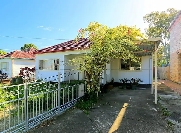 31 Petunia Avenue, Bankstown NSW 2200
