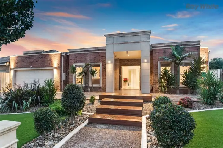 6 Bondi Lane, Taylors Hill VIC 3037