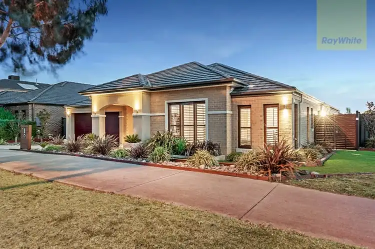 Second view of Homely house listing, 10 Wisteria Avenue, Craigieburn VIC 3064