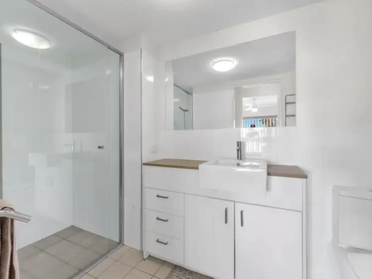 Fifth view of Homely unit listing, 2/888 Wynnum Road, Cannon Hill QLD 4170