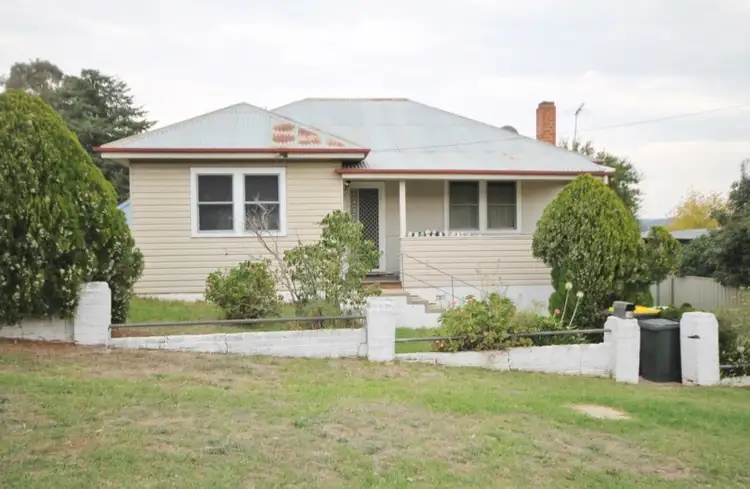 10 Melville Street, Young NSW 2594