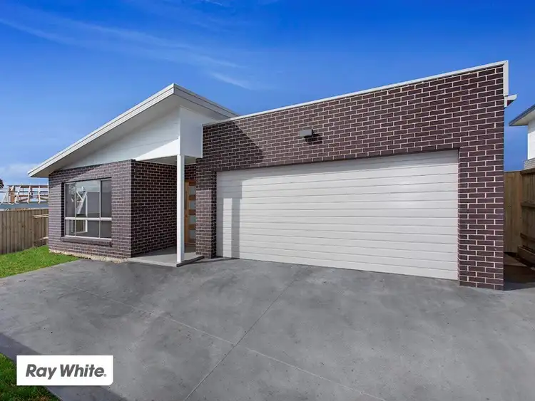 18 Arnold Crescent, Kiama NSW 2533