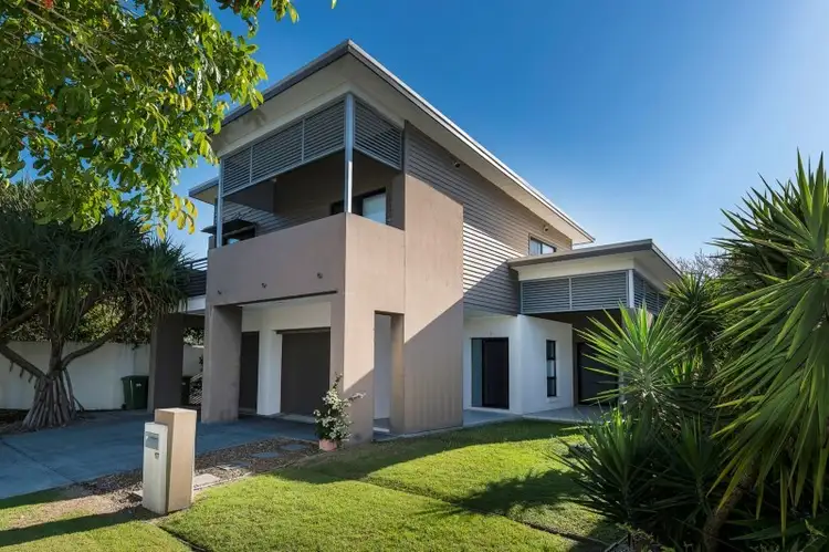 17 Galley Road, Hope Island QLD 4212