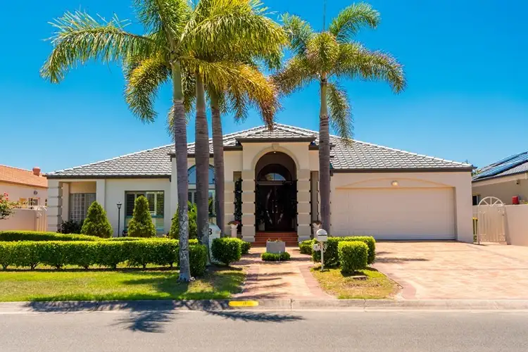 8 Sir Bruce Small Boulevard, Benowa Waters QLD 4217