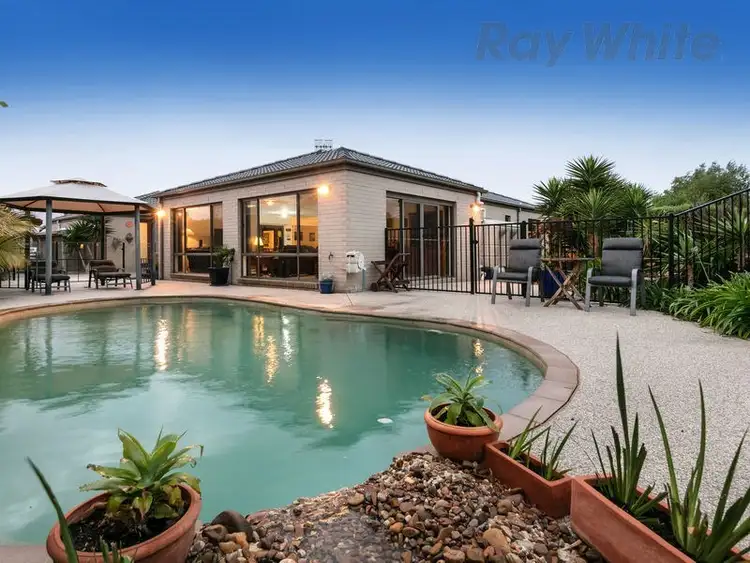 37 Hazeldene Way, Rosebud VIC 3939