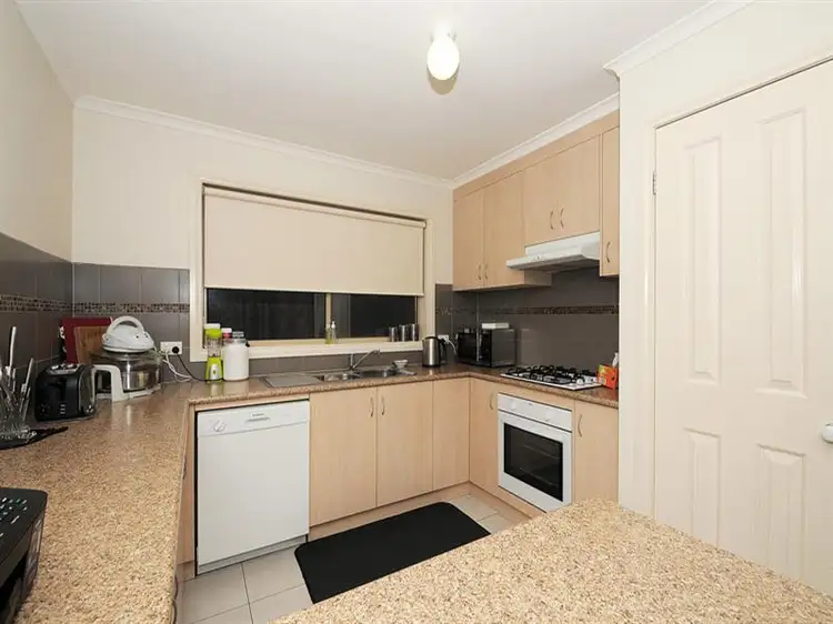 11/11 Coco Parade, Skye VIC 3977