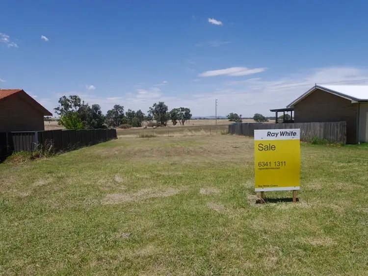 6 Taragala Street, Cowra NSW 2794