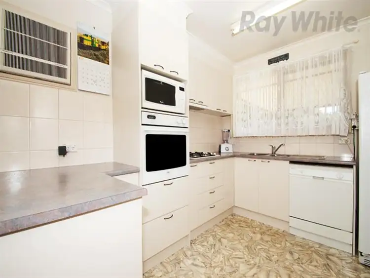 Fourth view of Homely house listing, 39 Dryden Concourse, Mooroolbark VIC 3138