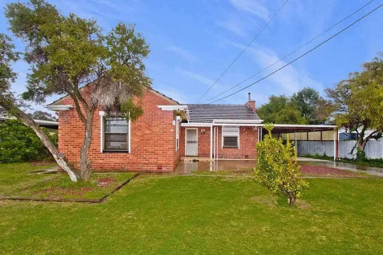 12 Lowry Street, Fulham SA 5024