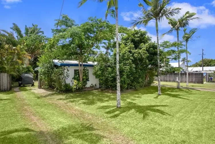 4 Bulolo Close, Trinity Beach QLD 4879