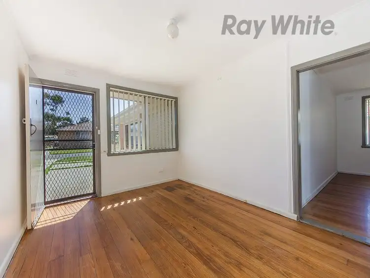 Second view of Homely villa listing, 5/40 East Esplanade, St Albans VIC 3021
