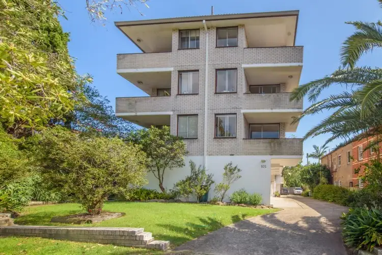 Third view of Homely apartment listing, 4/102 Wellington Street, Bondi Beach NSW 2026