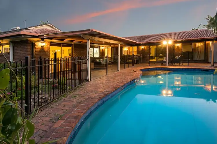 7 Rainsby Court, Carindale QLD 4152