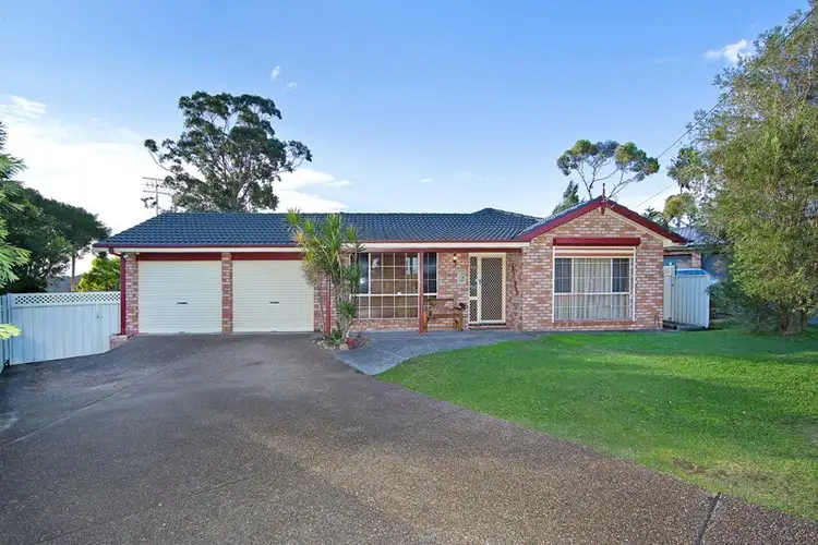 2 Alexander Avenue, Bateau Bay NSW 2261