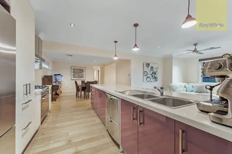 Fourth view of Homely house listing, 6 Valley Court, Craigieburn VIC 3064