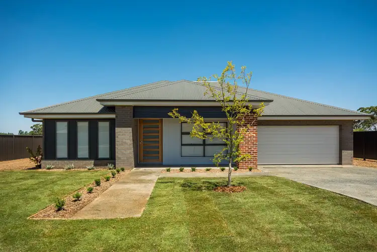 Main view of Homely house listing, 30-32 Vaucluse Place, Parkes NSW 2870
