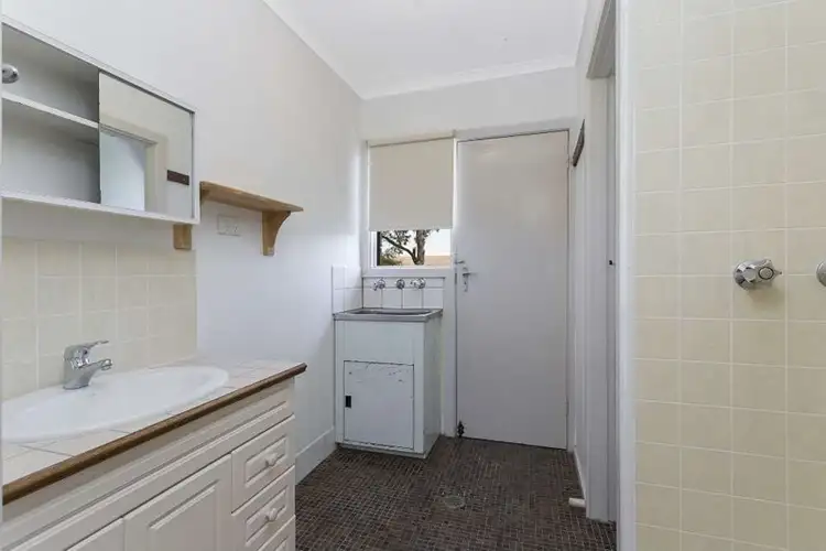 Seventh view of Homely unit listing, 3/610 Prune Street, Lavington NSW 2641