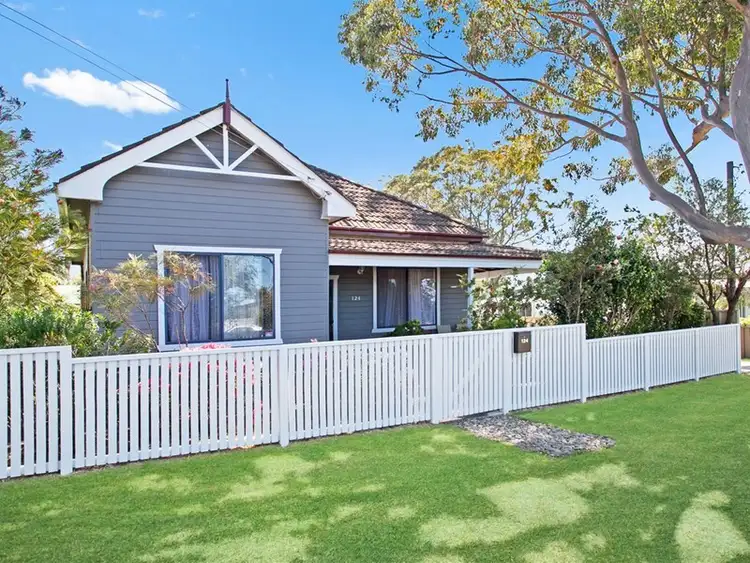 124 Parkes Street, Helensburgh NSW 2508