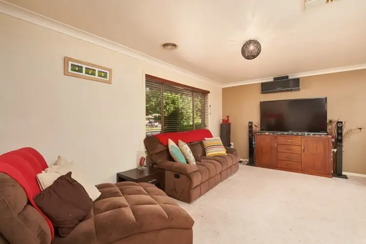 Second view of Homely house listing, 7 Elanora Place, Glenfield Park NSW 2650