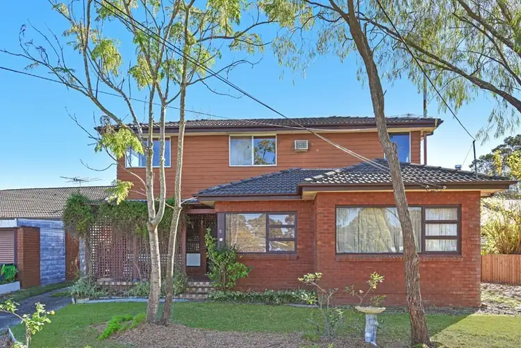 8 Brett Avenue, Hornsby Heights NSW 2077
