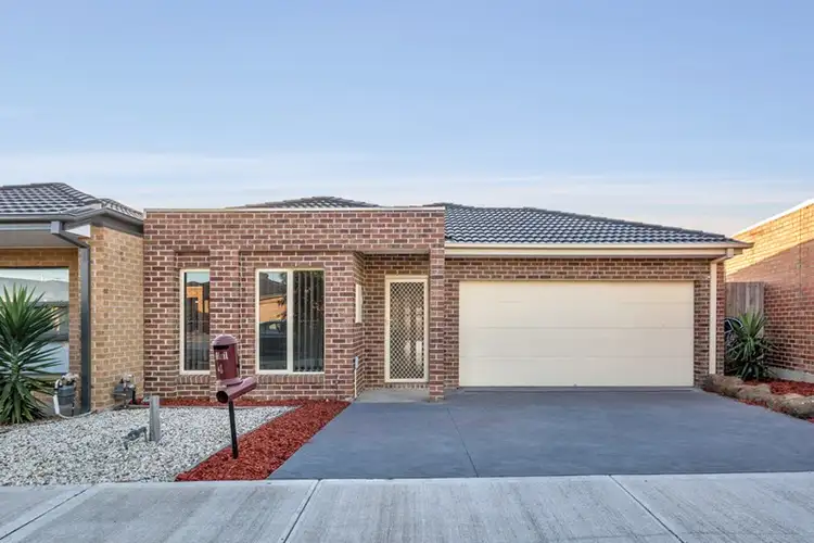 4 Dolphin Drive, South Morang VIC 3752