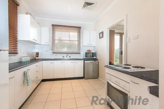Fifth view of Homely house listing, 2 Wendy Street, Cardiff NSW 2285