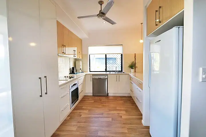 2 Emu Court, Woodgate QLD 4660