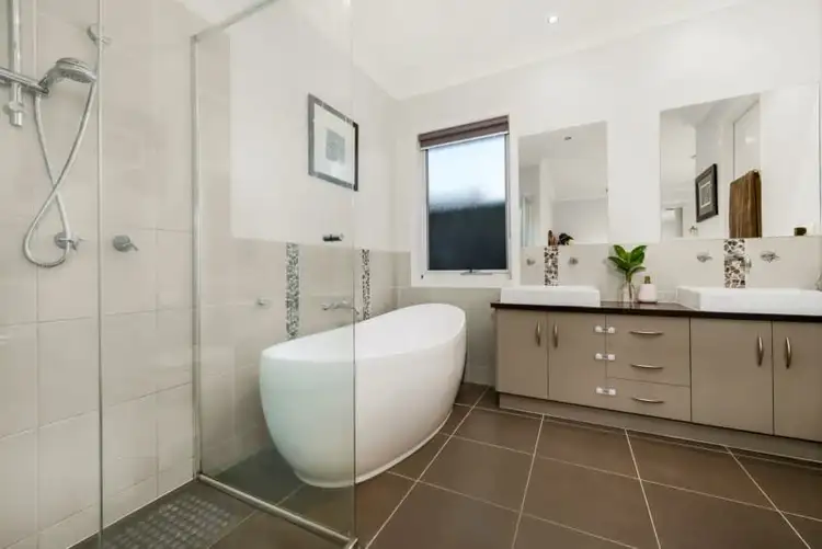 Sixth view of Homely townhouse listing, 1/96 Bruce Street, Mount Waverley VIC 3149
