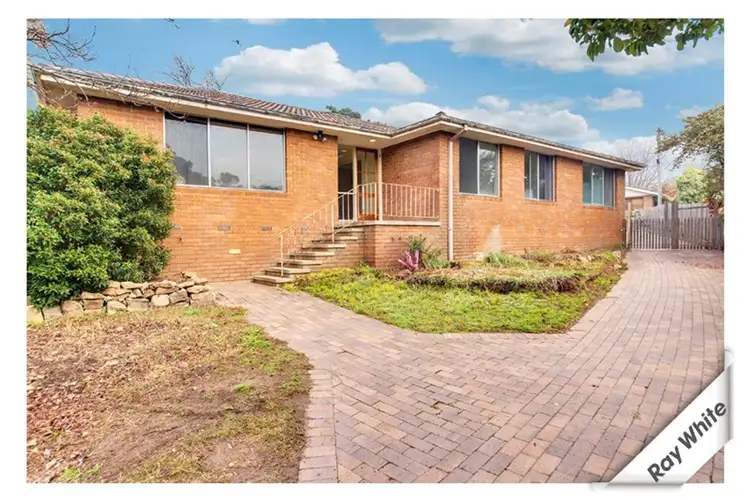 8 Dale Circuit, Kambah ACT 2902